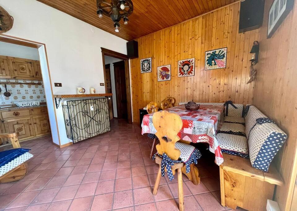 Rustic House Aostaアパートメント エクステリア 写真